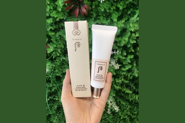 radiant-white-tone-up-sunscreen-2 radiant white tone up sunscreen