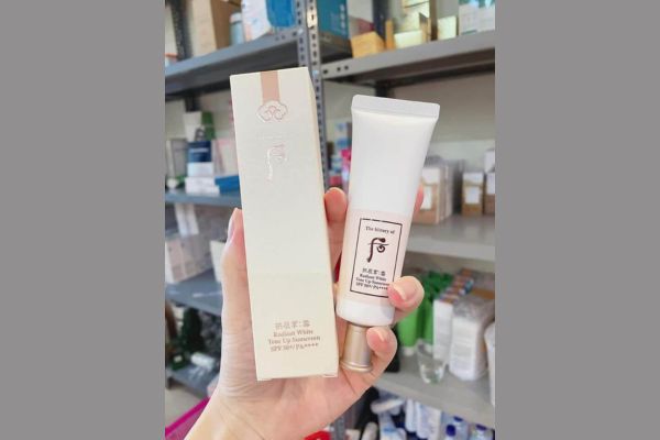 radiant-white-tone-up-sunscreen-5 radiant white tone up sunscreen